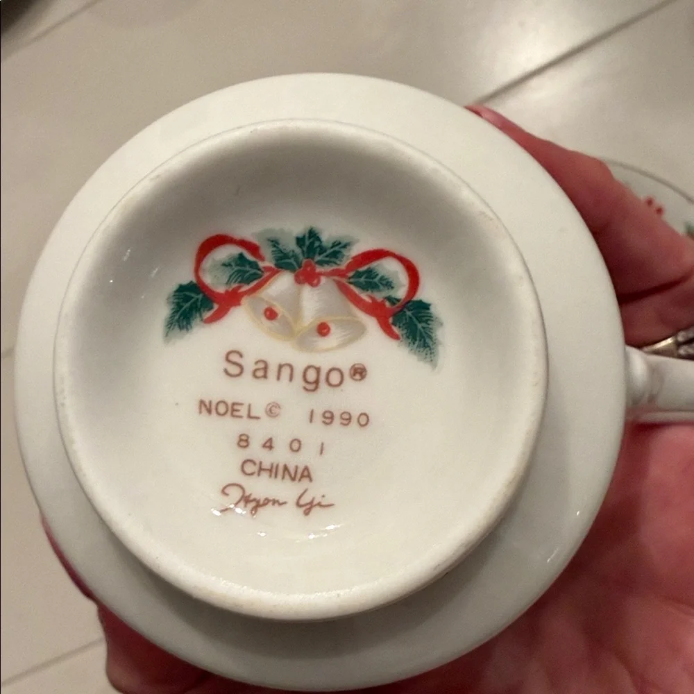 Sango Noel 1990 Cup & Saucer – Pattern 8401
